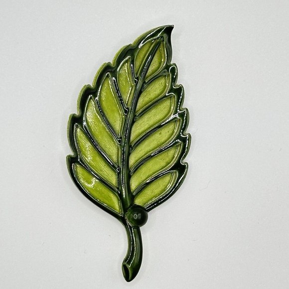 Vintage Green Enamel Two Layer Leaf Pin‎ Brooch - Picture 1 of 2